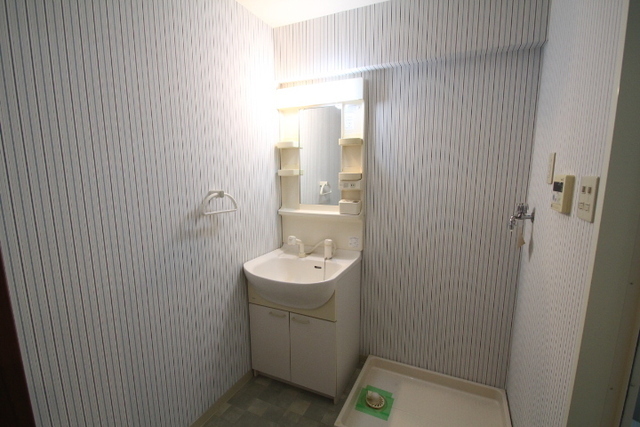 洗面設備　※別号室の写真です