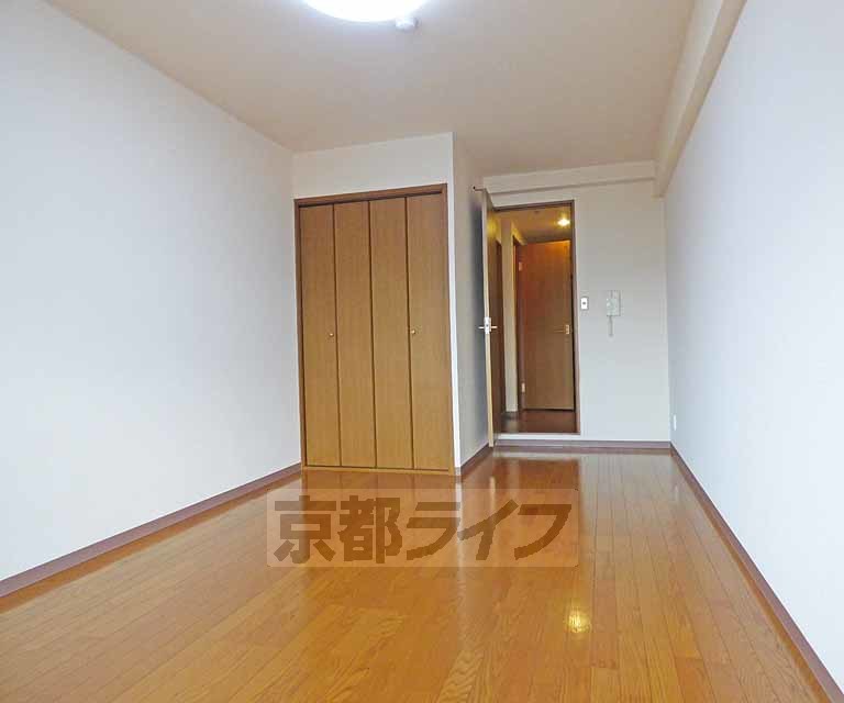居室・リビング　広々としたお部屋です。
