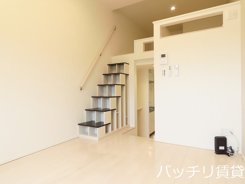 居室・リビング　同型タイプの為、現状を優先致します。
