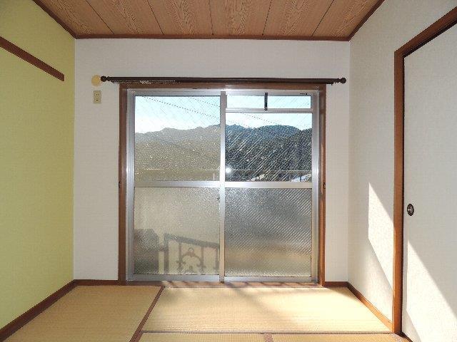 洗面設備　※別号室の写真です。