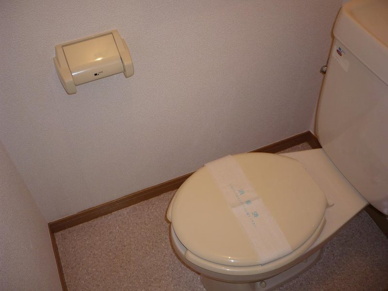 トイレ　トイレットペーパーホルダーがございます☆
