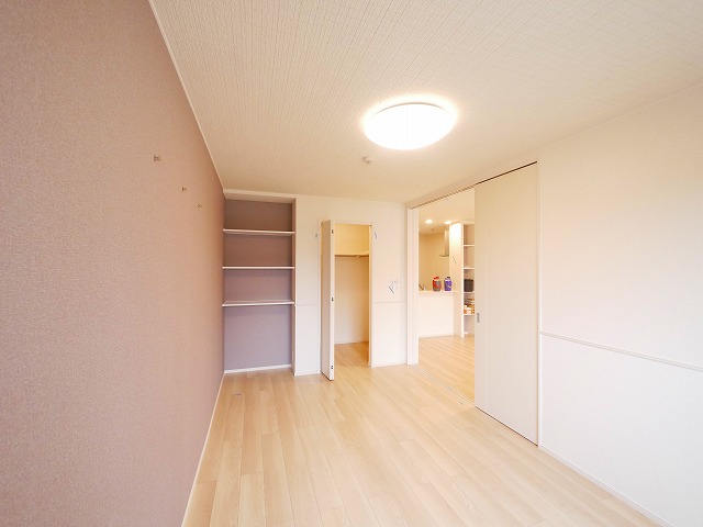 その他部屋・スペース　使い勝手のいい寝室です