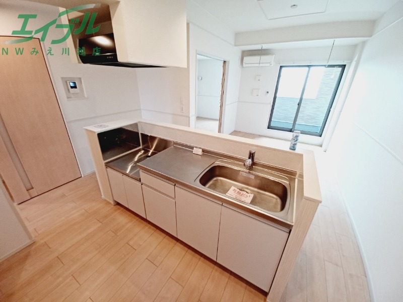 キッチン　別部屋反転画像参考