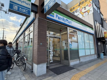 コンビニ　ファミリーマート 新今宮駅北店（コンビニ）まで150m