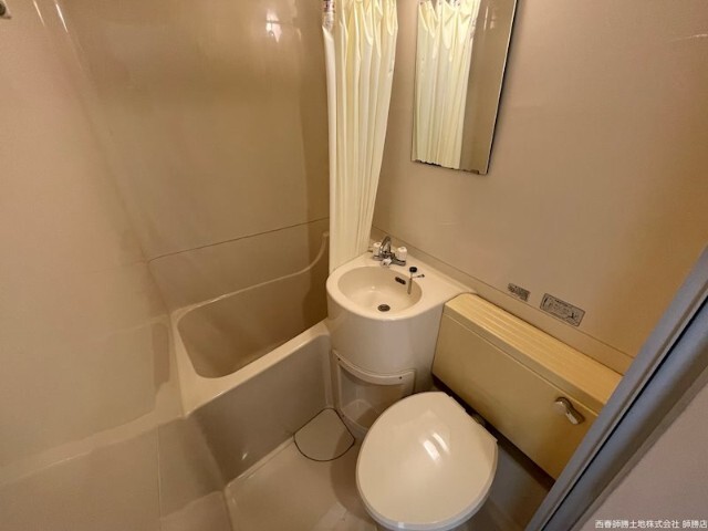 バス・シャワールーム　※他のお部屋の写真です。
