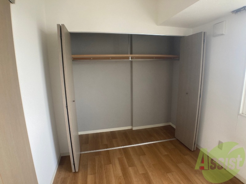 収納　寝室の収納です。部屋がすっきり片付きます。