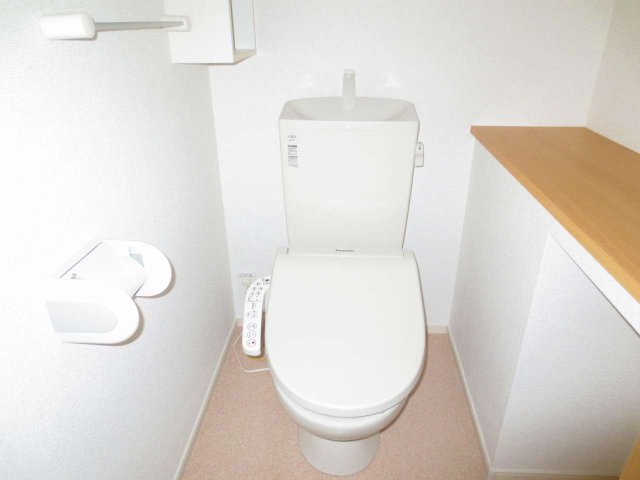 トイレ　落ち着いたトイレです
