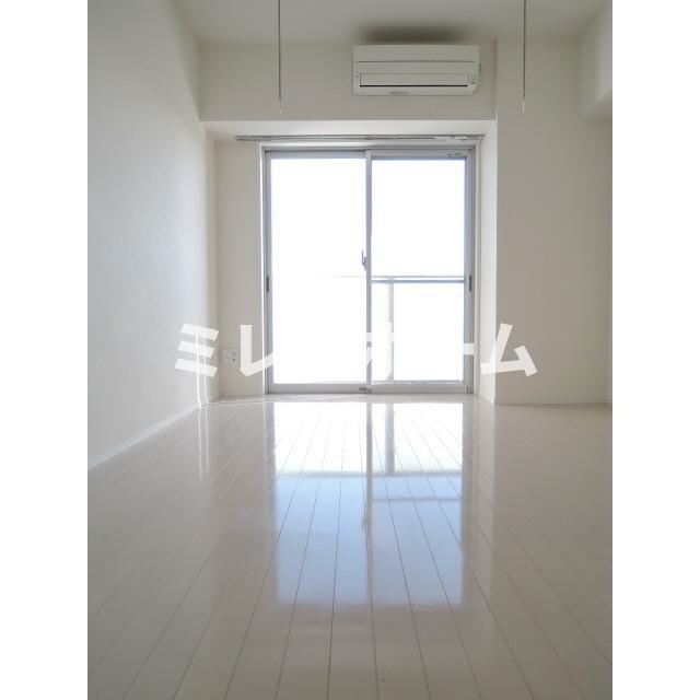 居室・リビング　同建物内、別のお部屋の参考写真になります。