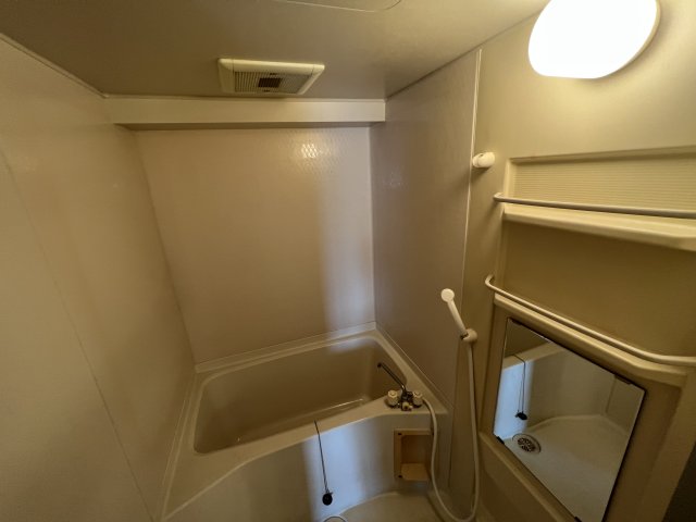 バス・シャワールーム　落ち着く空間のバスルーム♪