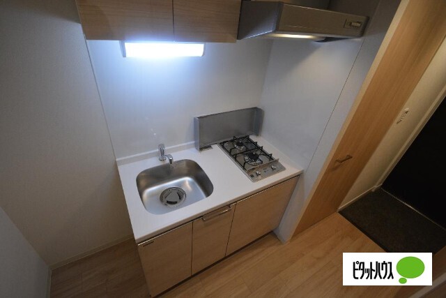 キッチン　同物件別部屋