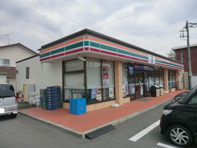 コンビニ　セブンイレブン（コンビニ）まで470m