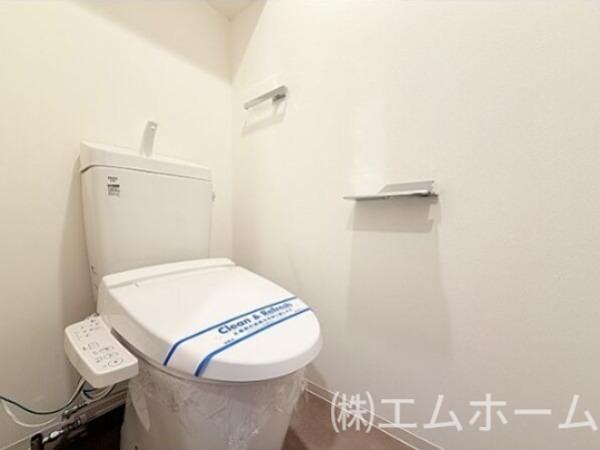 トイレ　温水洗浄暖房便座付トイレ