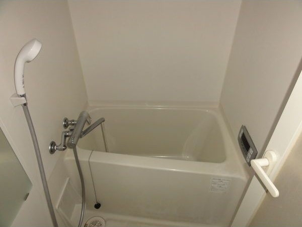 バス・シャワールーム　※写真は同じマンションの違う部屋のものになります。