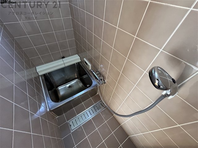 バス・シャワールーム　浴室にも換気のしやすい窓付き！