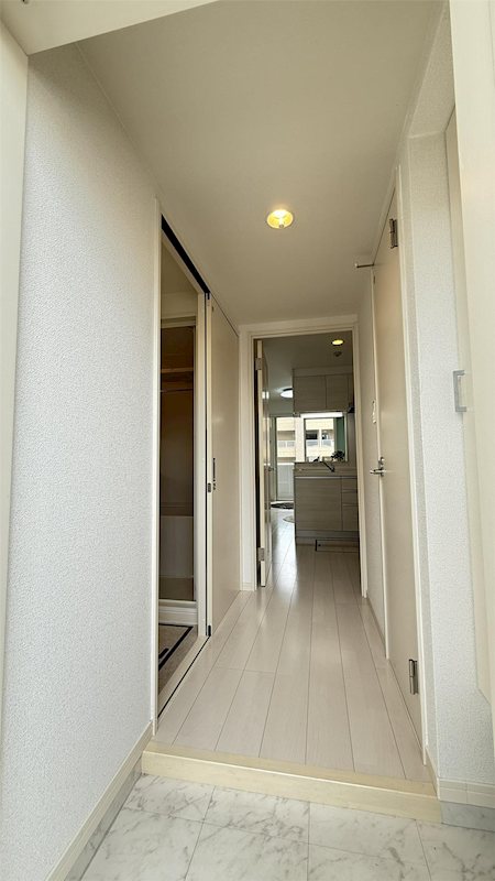 玄関　※掲載情報と物件の現況が異なる場合、現況を優先とする。