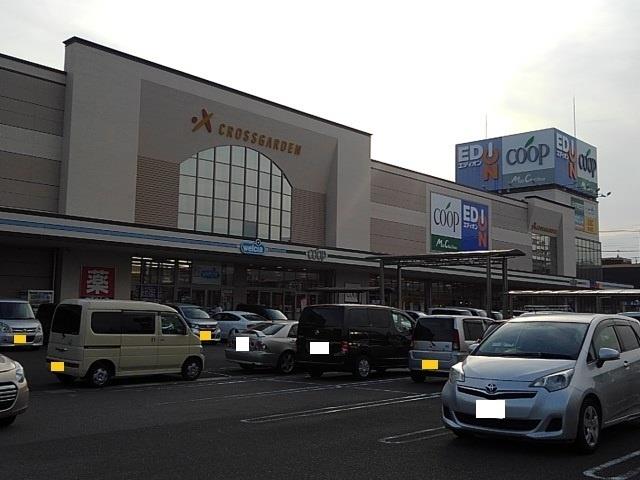 ショッピングセンター　クロスガーデン富士中央（ショッピングセンター）まで993m