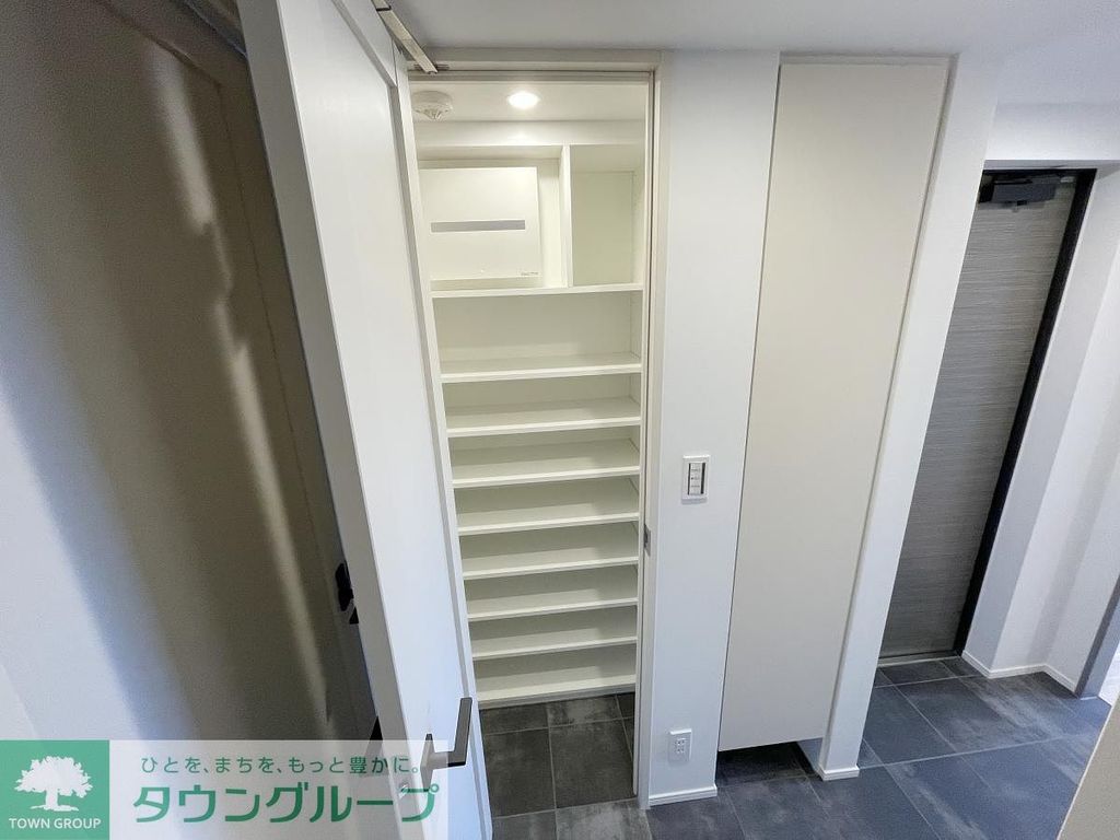 玄関　タウンハウジングレジデンス事業部　恵比寿店・赤坂店までお問…