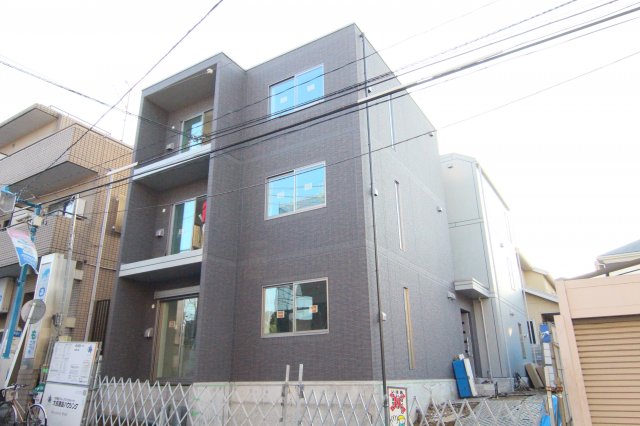 建物外観　駅徒歩4分