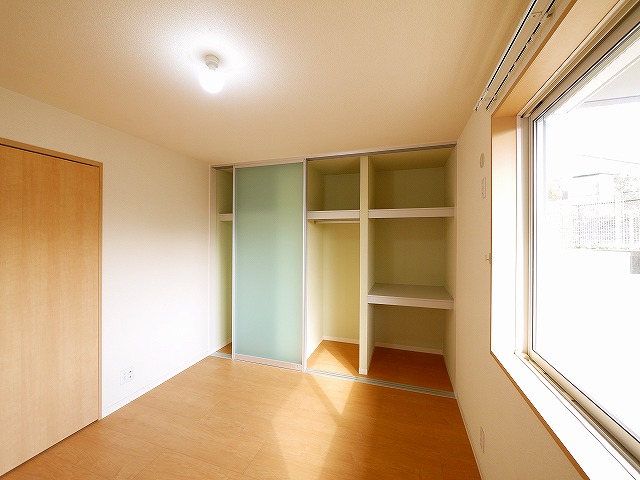 その他部屋・スペース　落ち着いて過ごせるお部屋なので、寝室にいかがでしょうか