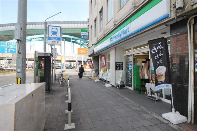 コンビニ　ファミリーマート（コンビニ）まで1033m