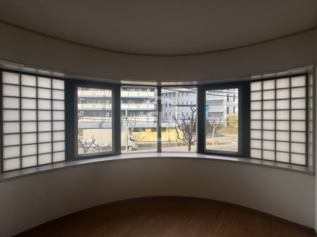 その他　アルプス西梅田　出窓