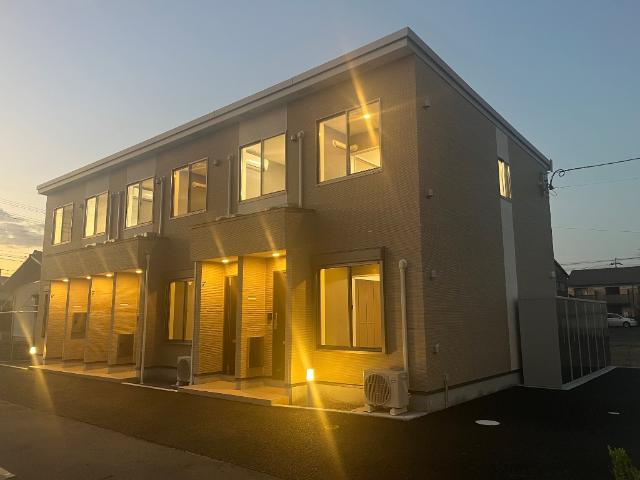 建物外観　外観写真（夜）