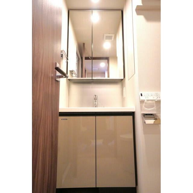 洗面設備　※同仕様写真含む