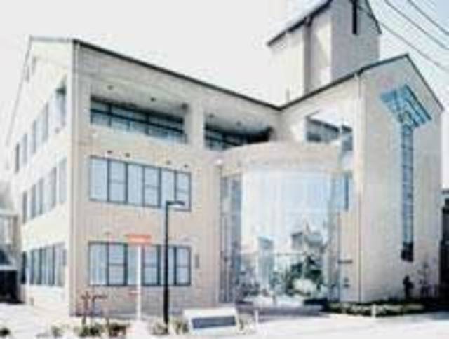 図書館　摂津市立鳥飼図書センター（図書館）まで662m