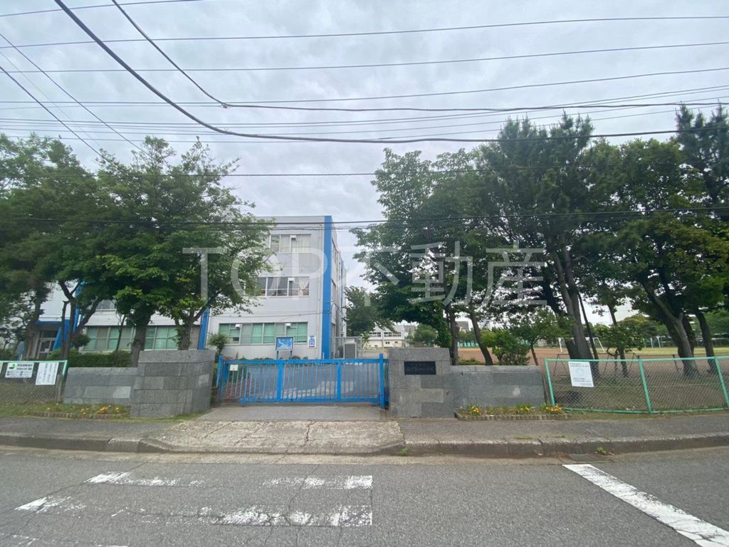 小学校　千葉市立高洲第四小学校（小学校）まで550m