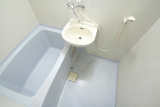 バス・シャワールーム　※別の部屋の写真です。