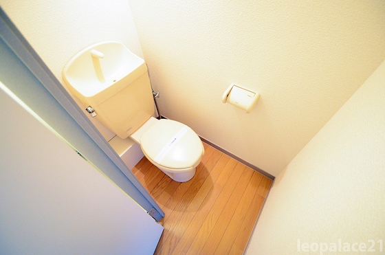 トイレ　※別部屋の写真です