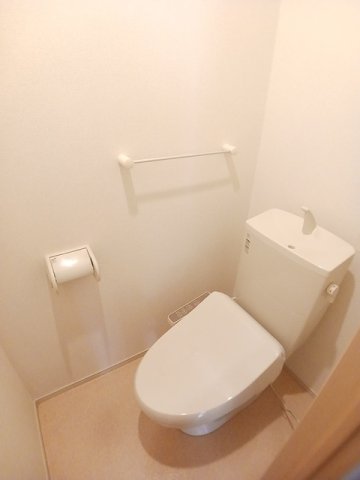 トイレ　ゆったりとした空間のトイレです