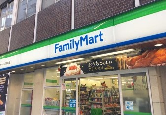 コンビニ　ファミリーマート 代々木二丁目北店（コンビニ）まで48m