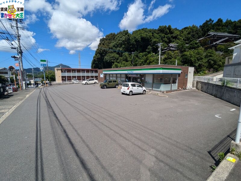 コンビニ　ファミリーマート長崎女の都店（コンビニ）まで799m