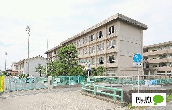 中学校　倉敷市立東陽中学校（中学校）まで927m