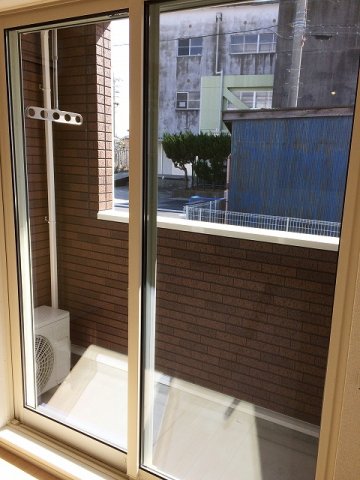 バルコニー　開放的で明るい空間を演出してくれるバルコニーです