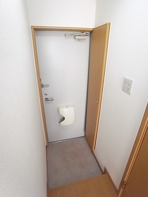 玄関　収納もある玄関です