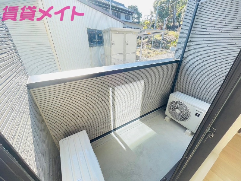 バルコニー　同物件別室反転タイプ画像
