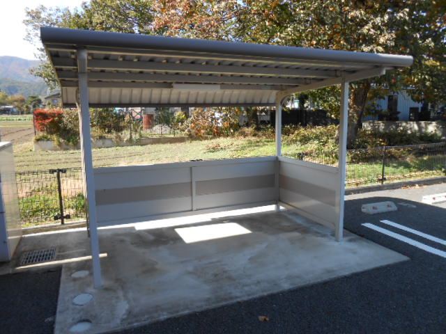 駐車場　駐輪場（共用）完備