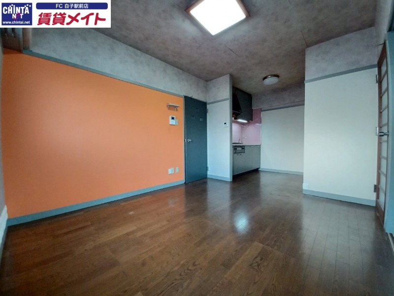 居室・リビング　別部屋参考写真です