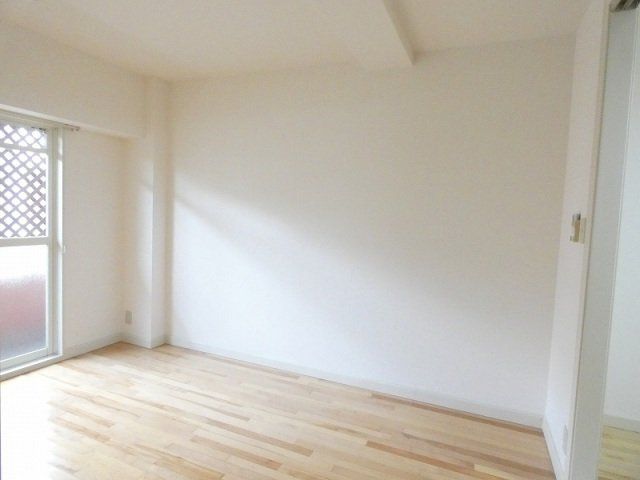 その他部屋・スペース　6.7帖の洋室です。