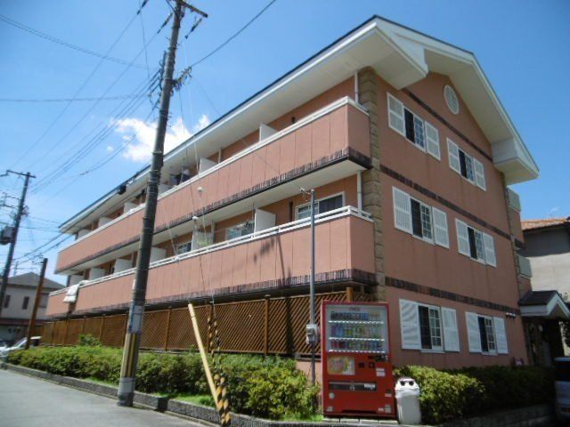 建物外観　敷金・礼金ゼロ。インターネットも無料です。