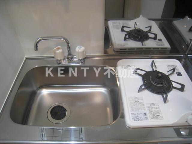 キッチン　コンパクトなキッチンで掃除もラクラク