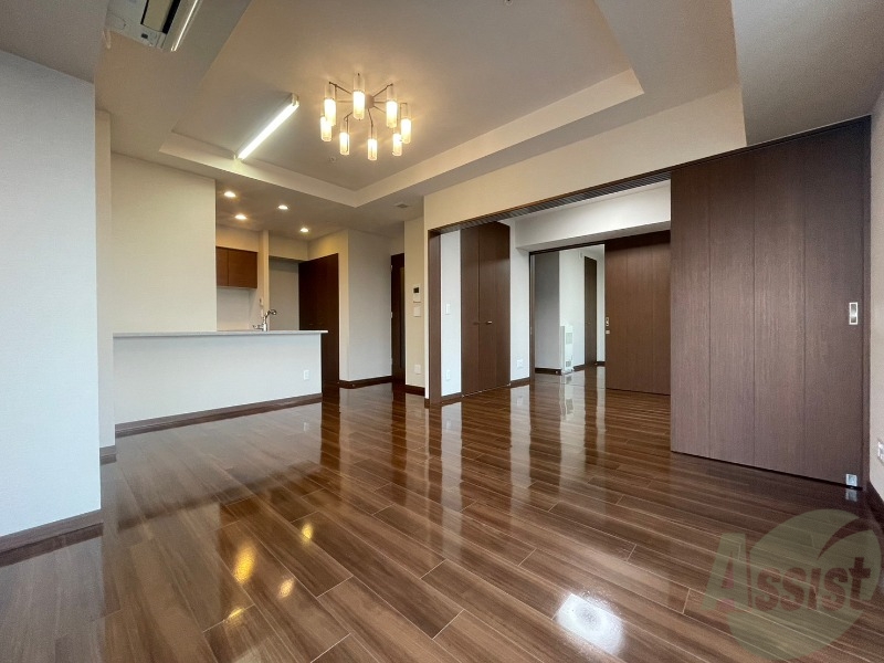 居室・リビング　広くてキレイなお部屋が広がっていて、充実した生活が送れそう。