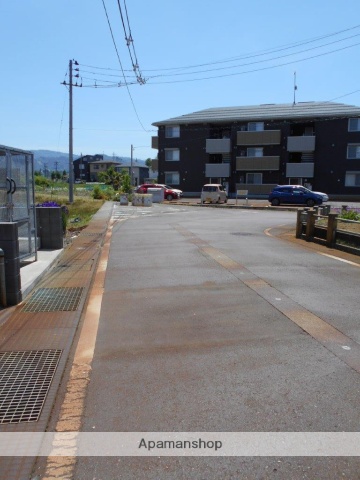 その他　前面道路（その他）まで0m