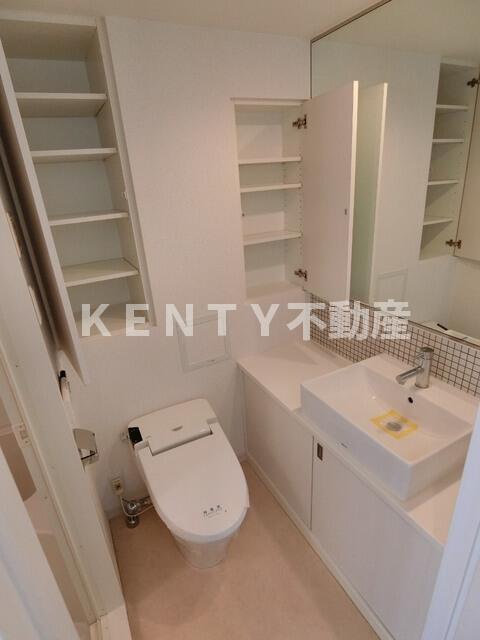 トイレ　清潔感のあるトイレです