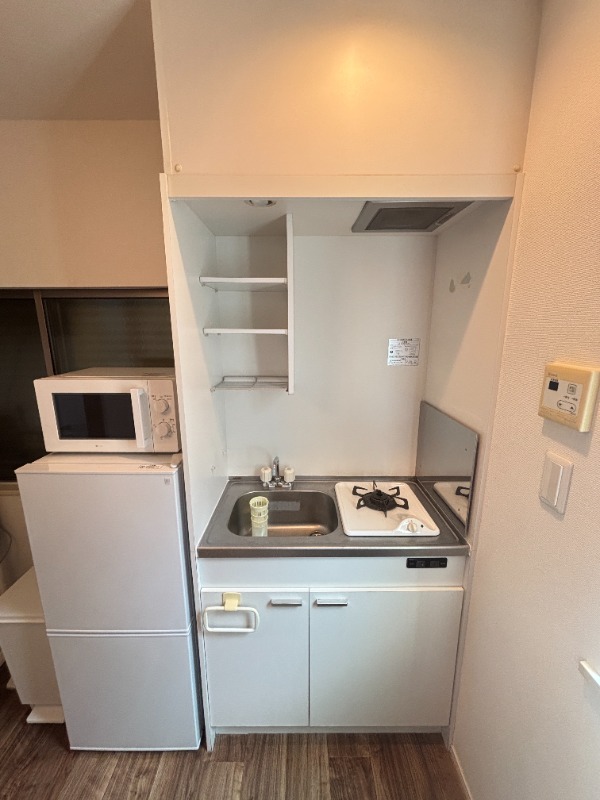 新宿区北新宿3丁目戸建のキッチン写真