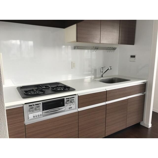 キッチン　別タイプ部屋　参考写真です