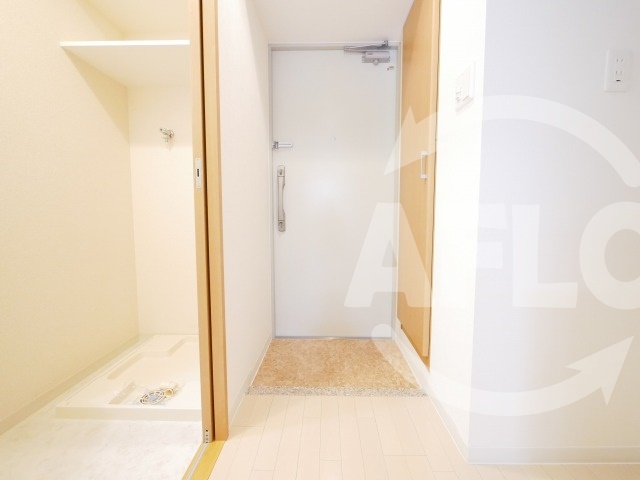 玄関　Uresidence京橋　玄関スペース
