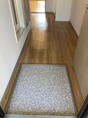 クレスト中町の玄関写真